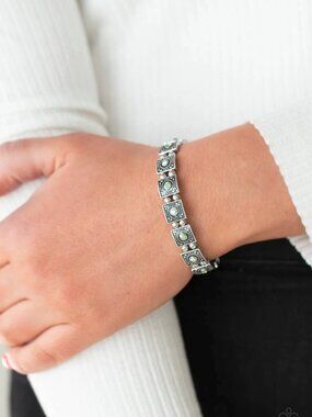 Paparazzi Jewelry Accessories - Cosmic Conquest - Green Bracelet - Vintage